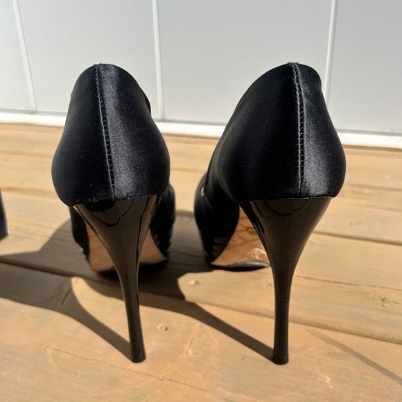 L.A.M.B Black Silk platform pump - Picture 5 of 7